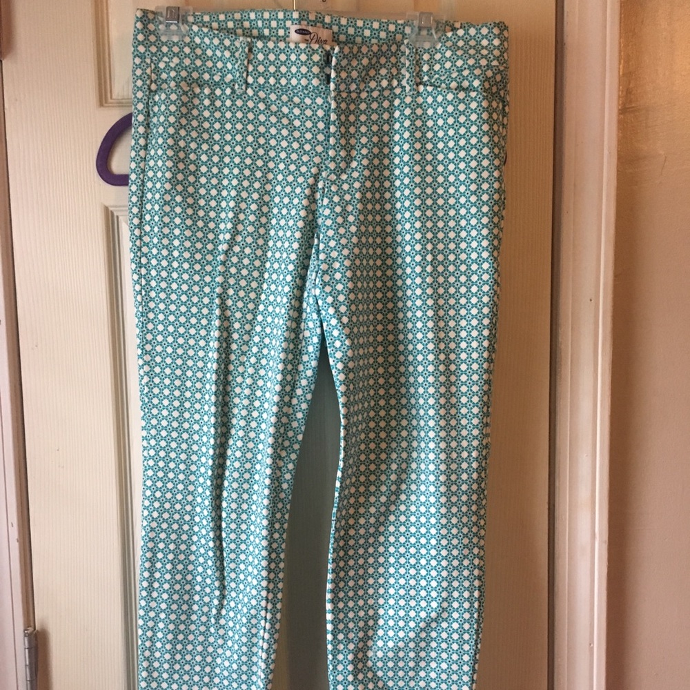 Patterned ankle pants